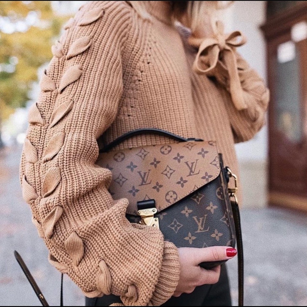 Louis Vuitton Pochette Métis reversible monogram